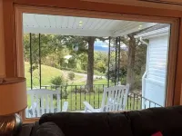 Blue Ridge Mountain Cottage close to everything Asheville has to offer.