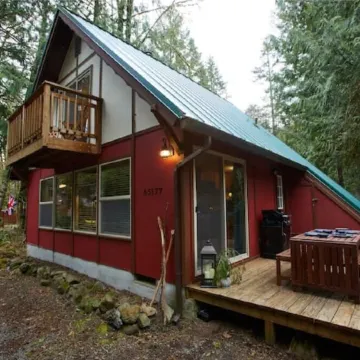 Welcoming cabin in Mt. Hood Corridor
