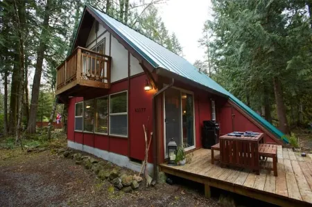 Welcoming cabin in Mt. Hood Corridor