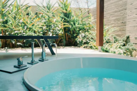 tanegashimaArakibekkan Отели рядом с достопримечательностью «Nishinoomote port offshore Breakwater north Lighthouse»