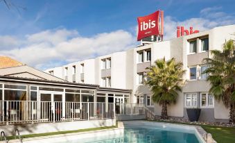 Ibis Arles