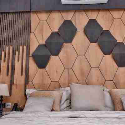 Ridge Ville Apartment by Platinum Rooms