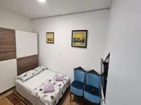 Apartment Gracac - Two Bedroom Apartment with Terrace - 2-Star