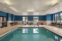 Hampton Inn & Suites Pittsburgh/Harmarville Hotels in Harmar Township