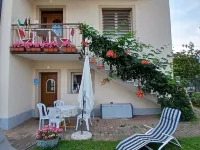 The blackbird's nest: garden and private parking. Hotel a Intra
