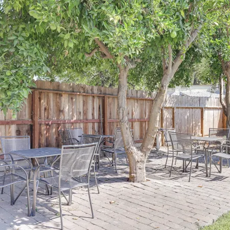 Sunny Turlock Cottage Walk to Downtown!