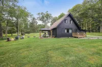 Welcome to the Hazelwood! the Most Family-Friendly Cabin in Greentown!