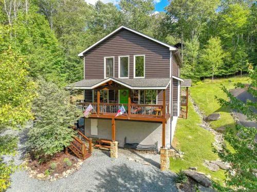 Beech Mtn Resort 2 Miles-4 Br-Yard, Small Dog Friendly, Fire Pit, Open Xmas