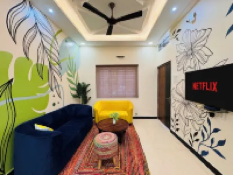 Home Escape 2BHK Retreat Pvt Home