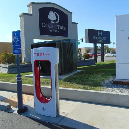 DoubleTree by Hilton Bakersfield