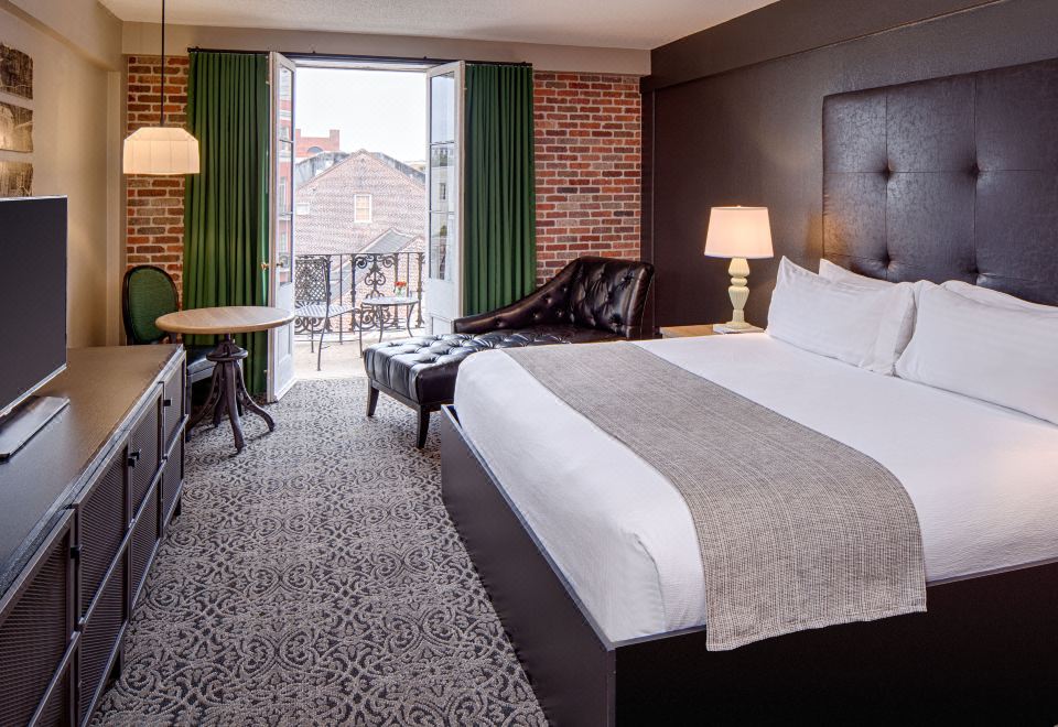 Holiday Inn Hotel French Quarter-Chateau Lemoyne Over view