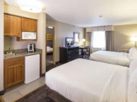 Holiday Inn Express & Suites ST。王永平 貝林縣酒店