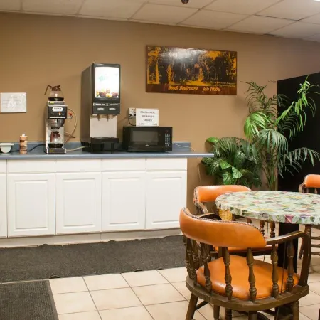 Scottish Inn Downtown Jacksonville Отели рядом с достопримечательностью «Метрополитан Парк»