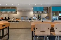 Home2 Suites by Hilton Kokomo - breakfast