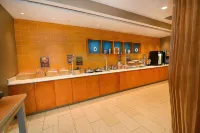 SpringHill Suites Grand Forks - breakfast