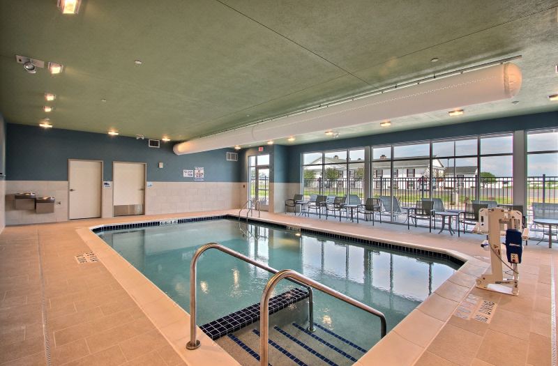 Holiday Inn Express & Suites Fond DU LAC by IHG photo 2