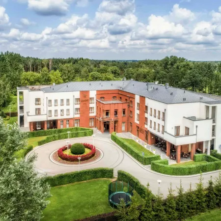 Mercure Wiazowna Brant Отели рядом с достопримечательностью «Вавер»