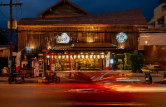 Motive Cottage Resort Hotels near Theppahrak Garden