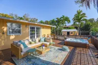 Marathon Family Retreat:  Pool, Hot Tub & Outdoor Movie Theater