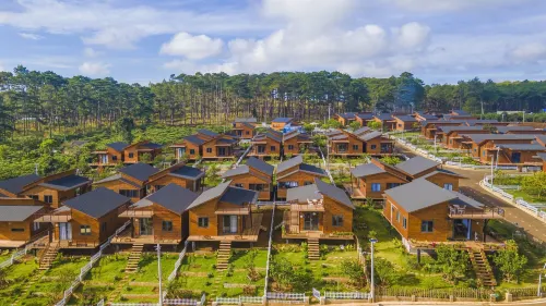 The Tropicana B'la Village Hotel Hotel a Bảo Lâm District