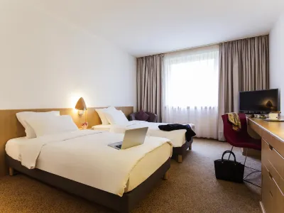 Novotel Duesseldorf City West (Seestern) Hotels near Seestern
