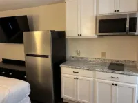 Suite Stay - Talladega - Parkplatz