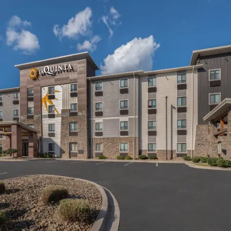 La Quinta Inn & Suites by Wyndham Greenville