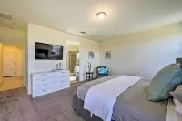 Visalia Home w/ Yard: 4 Mi to Downtown! - 3-Star