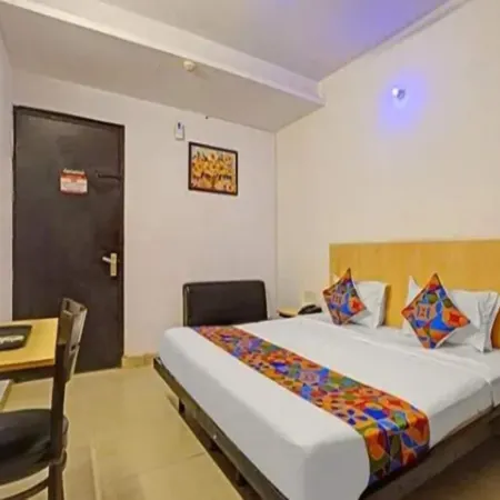 Hotel Vasundhara Grand