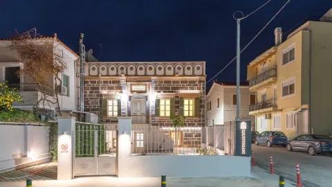 Giustiniani Apartments in Chios