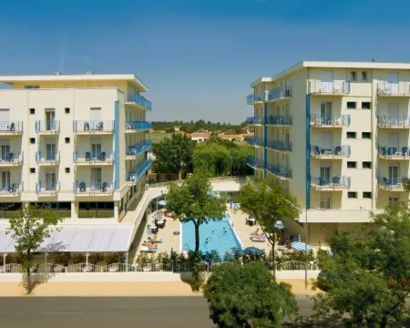 ホテル マイアミ イェーゾロのホテル