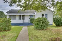 Charming Cottage w/ Mississippi River Views! - 3-Star
