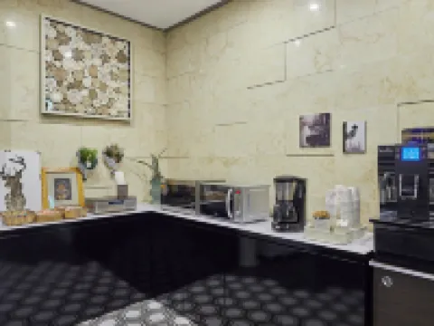 Suwon City Hall Station Dean 水原のホテル