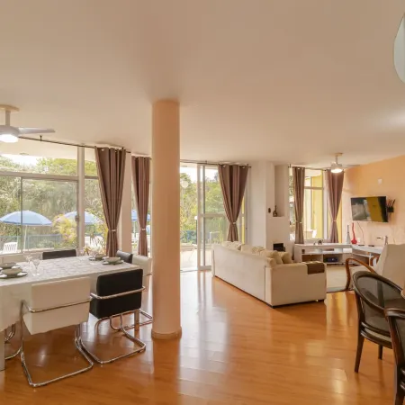 Casa de Campo com Piscina Lareira e Churrasqueira