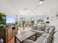 Oceanside Apartment with Views of Yaroomba Beach