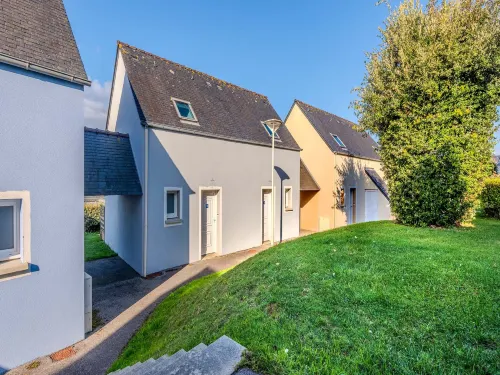 Sunny Pentrez home near the beach