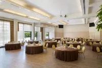 Starhotels Grand Milan Hotels in Saronno