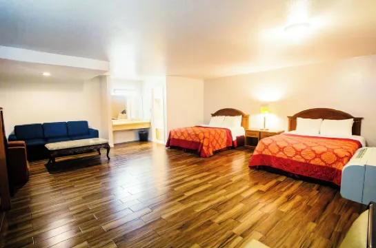Tropic Lodge
