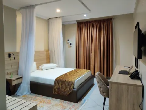 Grand Oasis Hotel Wajir Отели в г. 