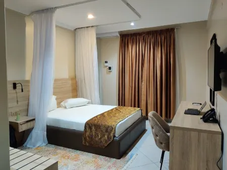 Grand Oasis Hotel Wajir Отели в г. Ваджир