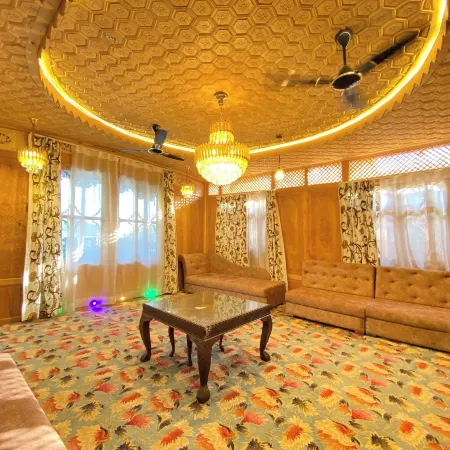 The Apollo 11 Heritage Luxury Houseboat
