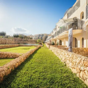 Qala Skyview Penthouse Pool Sunsets BBQ Area