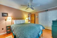 6 Mi to Ski Slopes: 'oak View' Lakefront Home! - Wifi