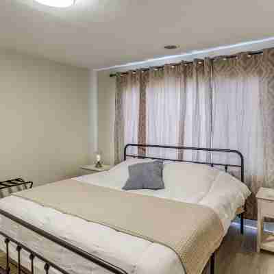 1 Mi to Cedar Point: Family Getaway w/ Porch! Rooms