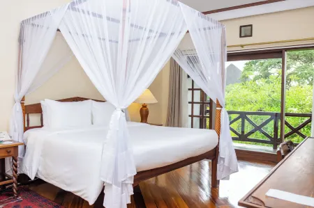 Safari Park Hotel