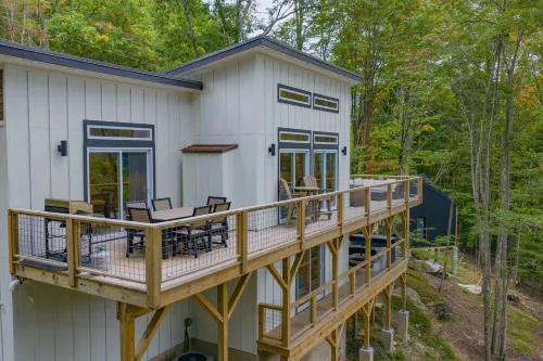 Hot Tub • Mountain Views • Firepit • Dog Friendly