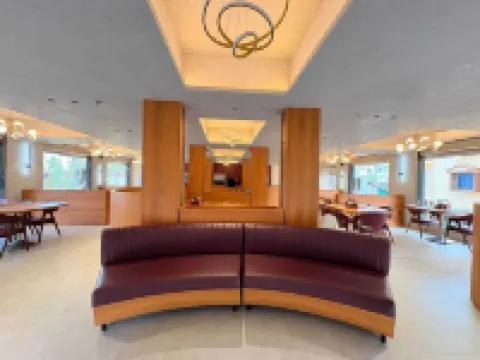 เอวรอน บีช รีสอร์ต โรงแรมในดามัน