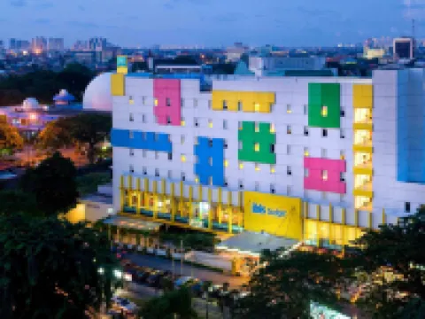 Ibis Budget Jakarta Cikini Hotels near Stasiun Pasar Senen