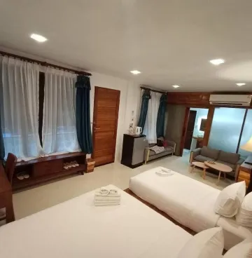 ห้องสำหรับครอบครัวพร้อมวิวสระว่ายน้ำ