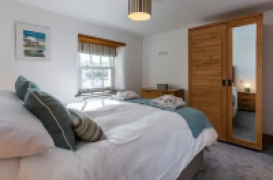 Number 1 Bossiney House